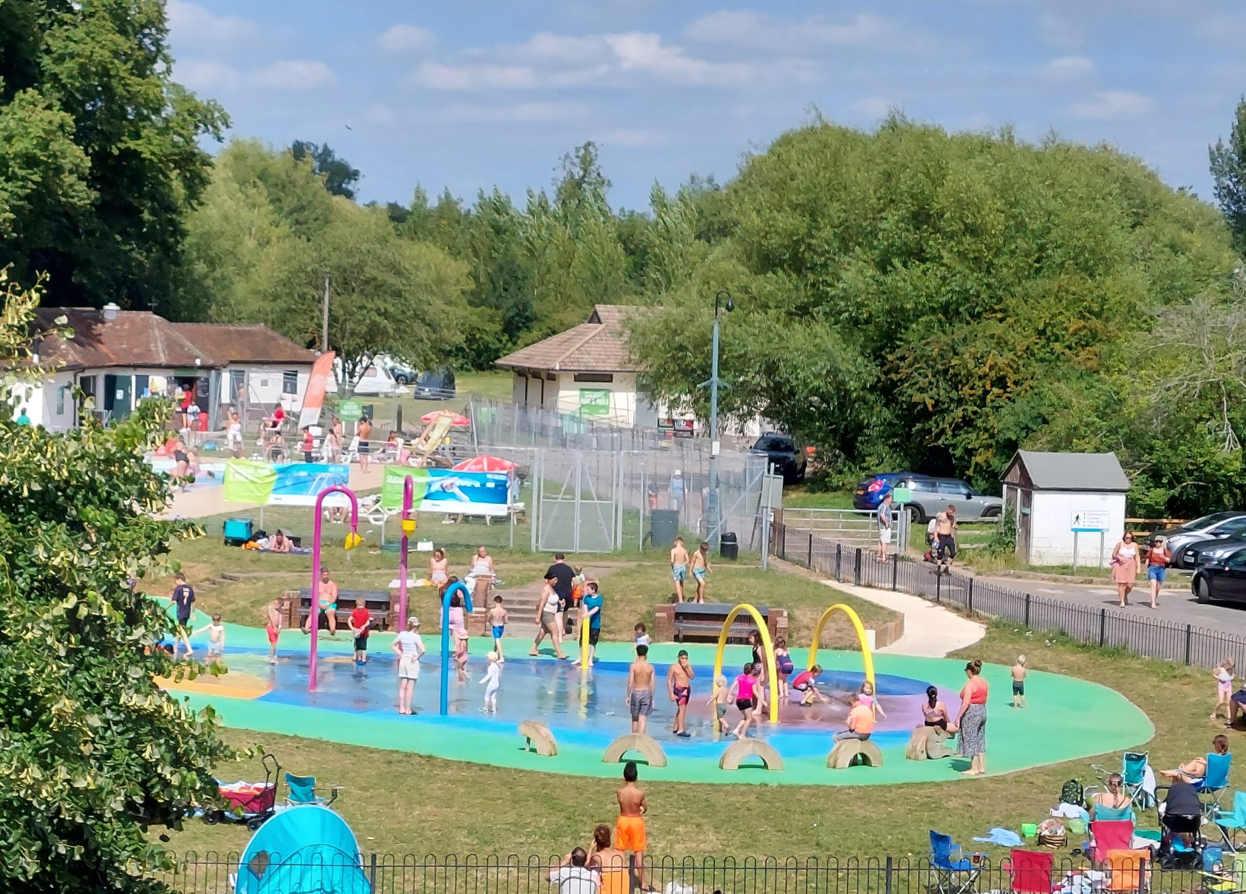 Riverside Wallingford in the summer