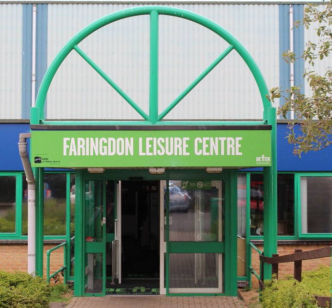 The entrance of Faringdon Leisure centre